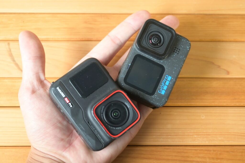 Insta360 Ace ProとGoPro HERO 12の大きさ比較