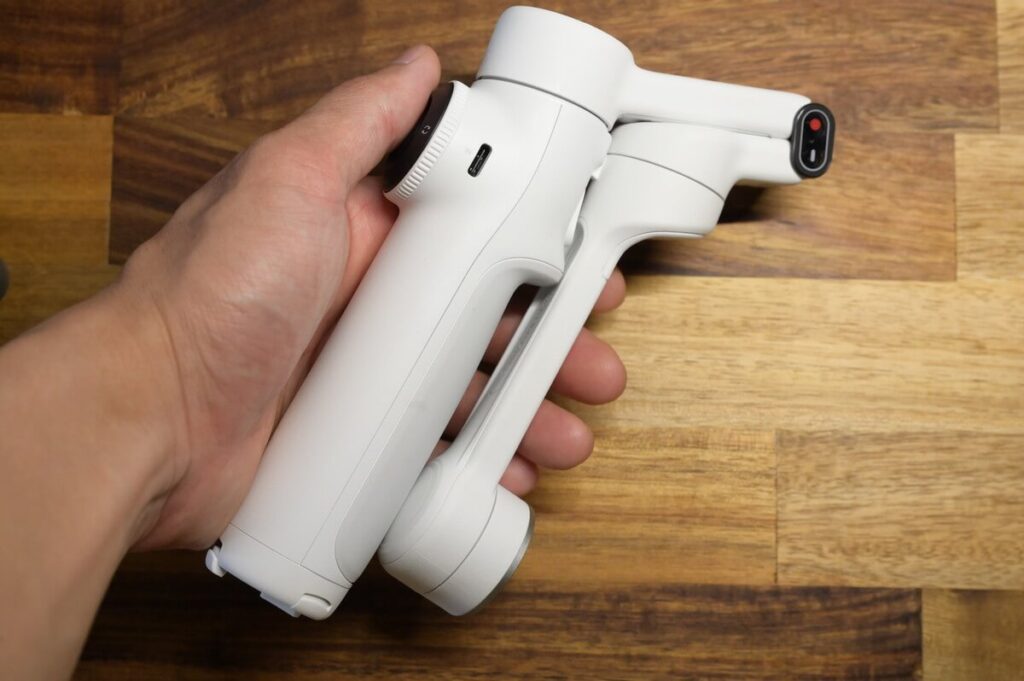 Insta360 Flow 2の持ち方
