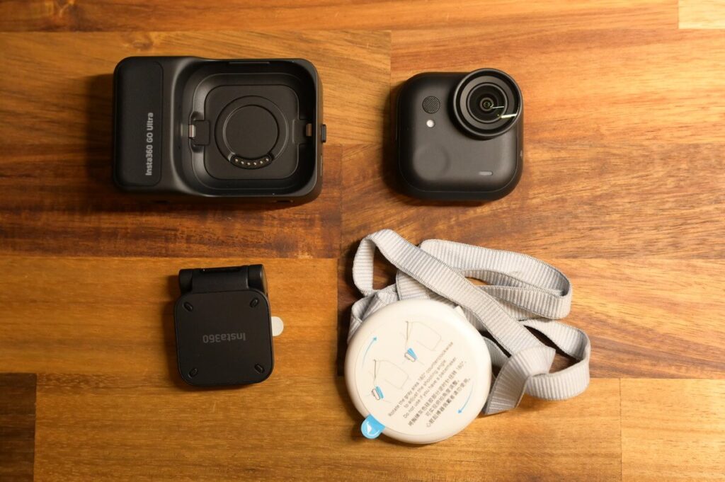 Insta360 GO Ultraの付属アクセサリーの写真