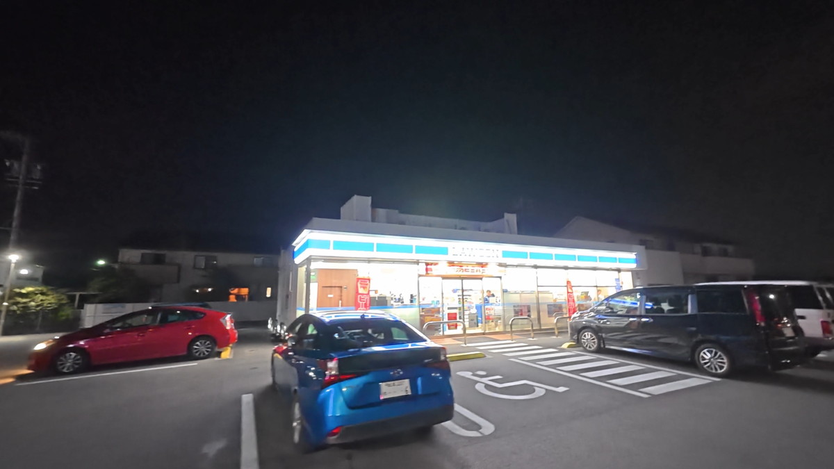 DJI Osmo Action 5 Proで撮影した夜の画像（ローソン）