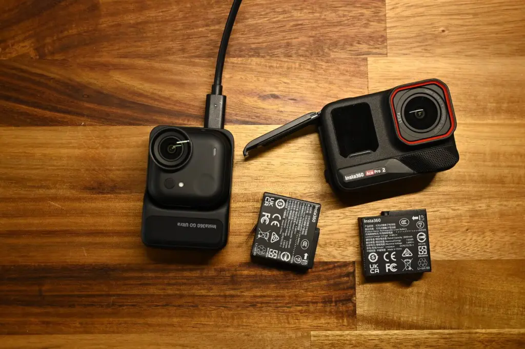 Insta360 Ace Pro 2とGO Ultraの比較(バッテリー構造)