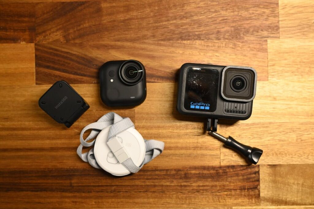 Insta360 GO UltraとGoPro HERO 13の比較(マウント)