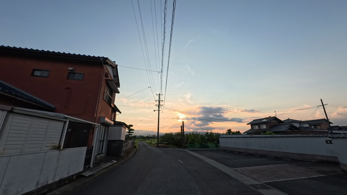 Insta360 GO Ultraで撮影した夕方