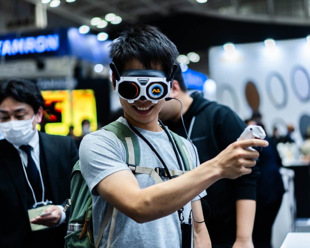 ANTIGRAVITY A1ドローンを自分が飛行させている所